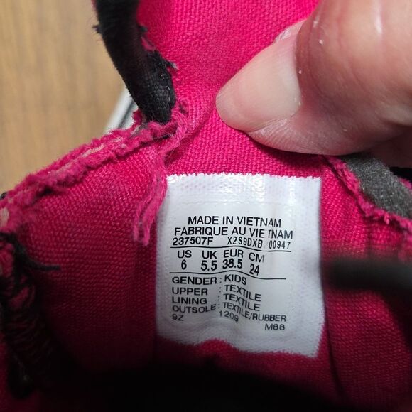 Converses CTAS Brea, Black/pink Quilted High Tops 8.5W/6Kids - Picture 2 of 10